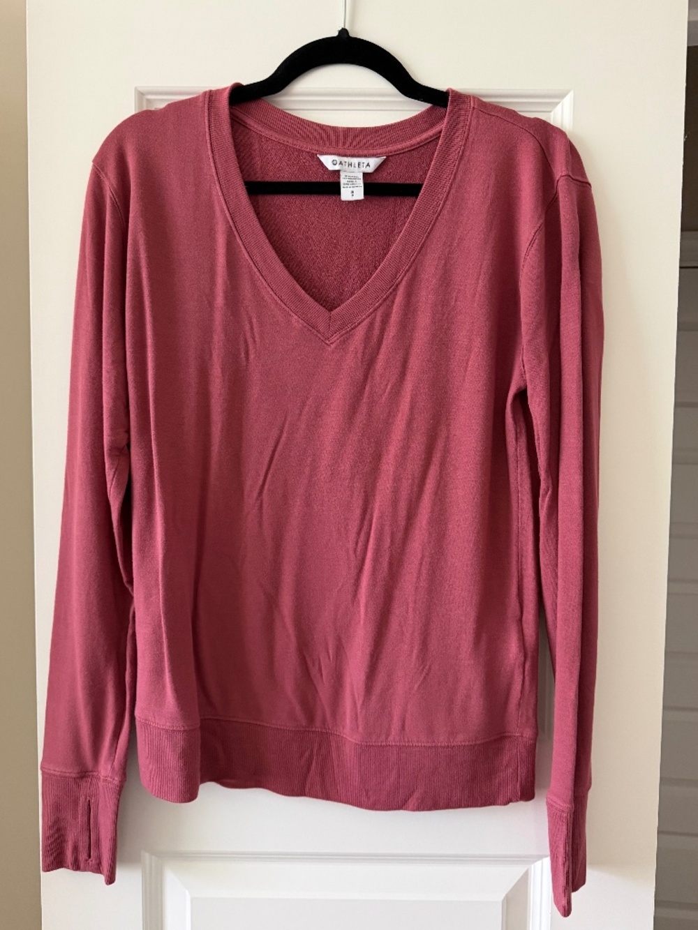 Athleta mauve v neck long sleeved pullover